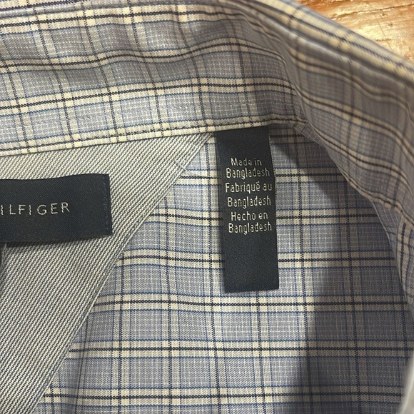 Tommy Hilfiger 100% cotton lightly checked 17 1/2 32/33 button up dress shirt - Picture 4 of 8